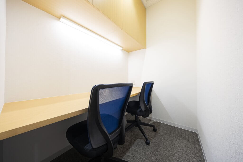  2名向けの家具付き完全個室（窓なし）｜天神駅徒歩1分のレンタルオフィス・コワーキングスペースZero-Ten Park（ゼロテンパーク）天神西通り店