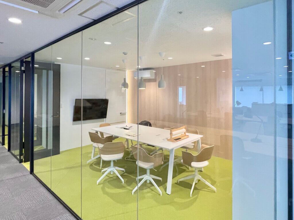 Zero-Ten Park 中洲川端店 5F 6〜8名用会議室(全3室)|福岡・天神・博多のレンタルオフィス・セットアップオフィスなら Zero-Ten Park (旧 The Company)